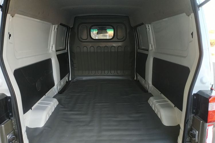 Used Jinbei Hiace X30 2021 1.5L Wealthy Single-Steaming Air-Conditioned Van China VI Standard SWC15M
