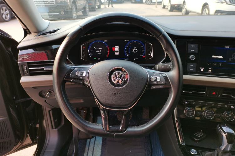 Used Volkswagen Passat 2019 330TSI Luxury Edition China VI Standard
