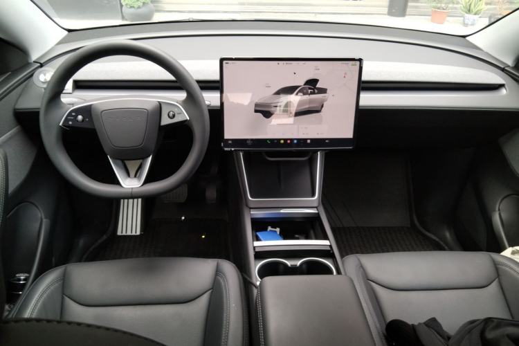 Used Tesla Model Y 2025 Rear-Wheel-Drive Version