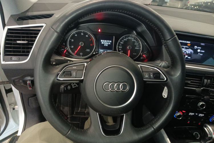 Used Audi Q5 2017 Plus 40 TFSI Technology Model
