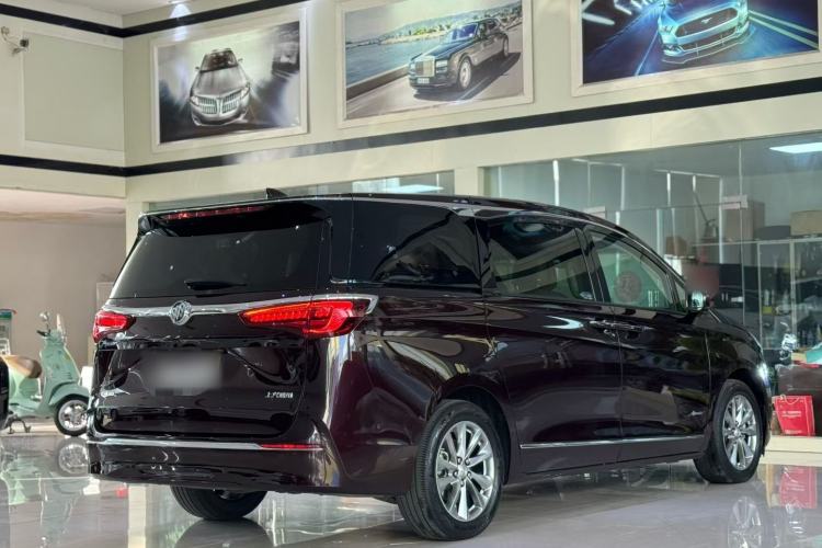 Used Buick GL8 2022 Avenir Aivia 7-Seater Deluxe Edition
