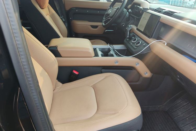 Used Land Rover Defender 2025 110 3.0T P400 – Dynamic HSE
