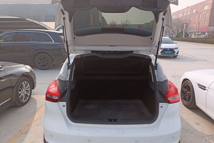 Used Ford Focus 2015 Hatchback EcoBoost 125 Automatic Supreme Style Edition
