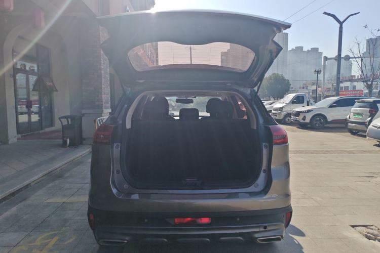 Used Geely Auto Emgrand X7 Sport 2018 1.8TD Automatic Two-Wheel Drive Smart Connect 4G Internet Edition
