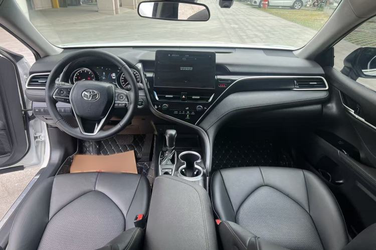 Used Toyota Camry 2021 2.0G Luxury Edition
