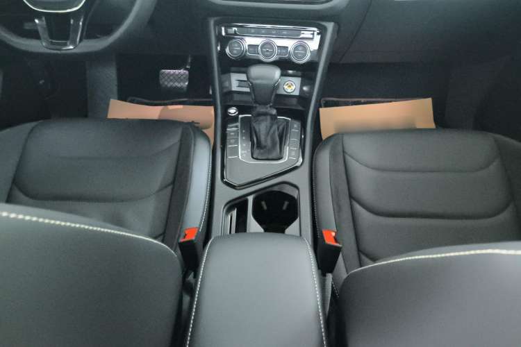 Used Volkswagen Tiguan L 2021 330TSI Automatic Two-Wheel Drive Smart Edition
