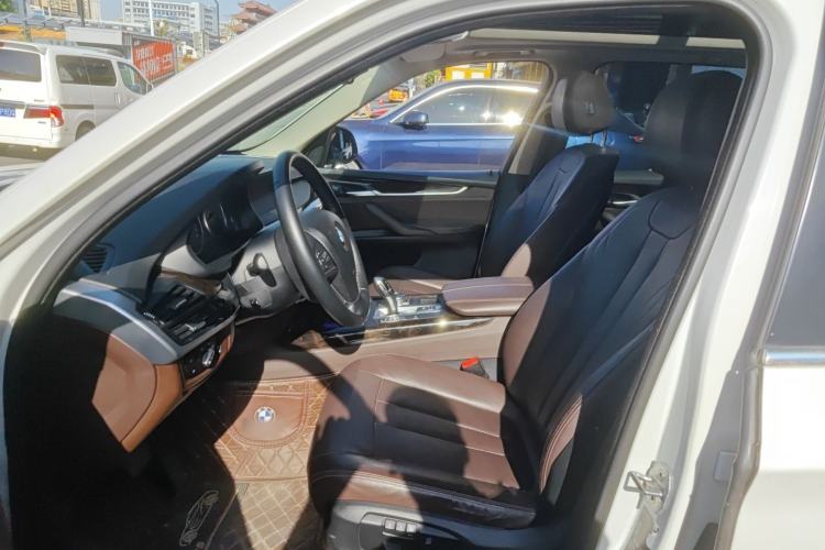 Used BMW X5 2015 xDrive28i
