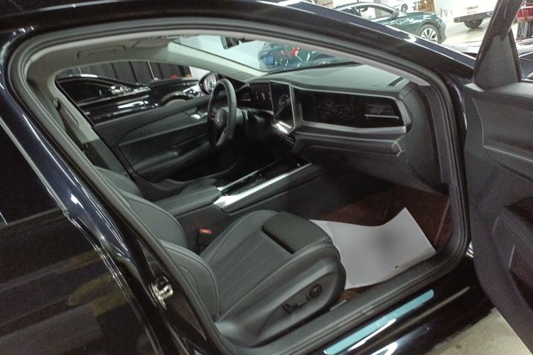 Used Volkswagen Passat 2025 Pro 380TSI Starry Dragon Edition
