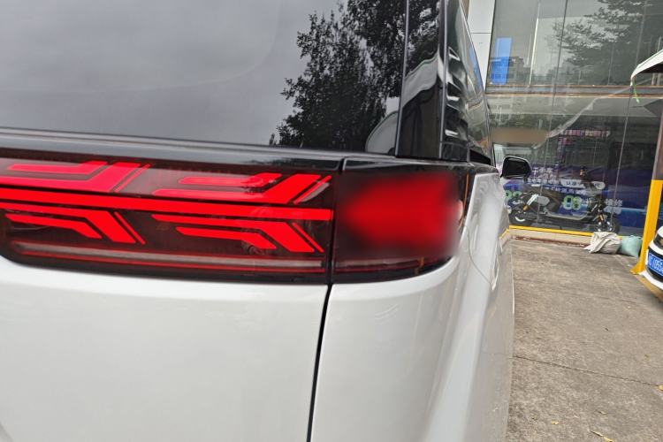 Used Denza D9 2022 DM-i 970 Four-Wheel Drive Flagship Model