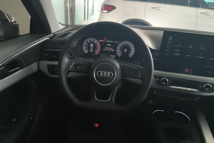 Used Audi A4L 2022 40 TFSI Luxury Dynamic Model
