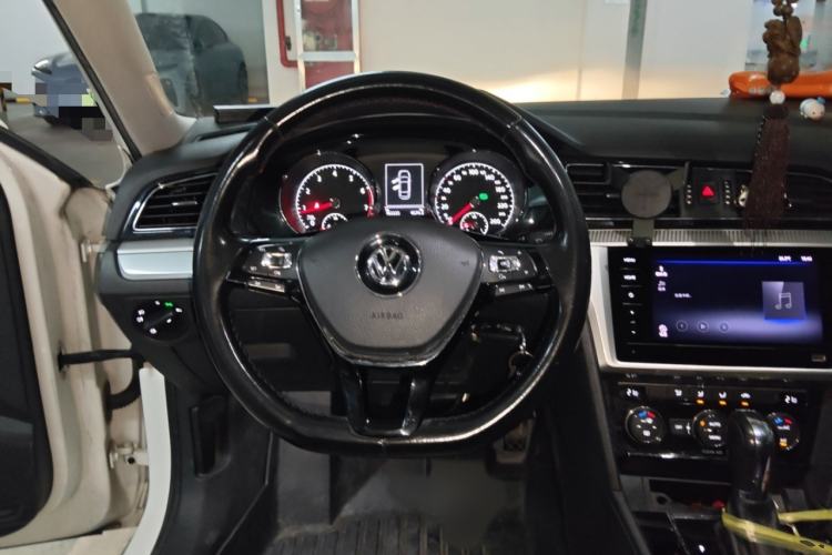 Used Volkswagen Lamando 2015 280TSI DSG Comfort Edition
