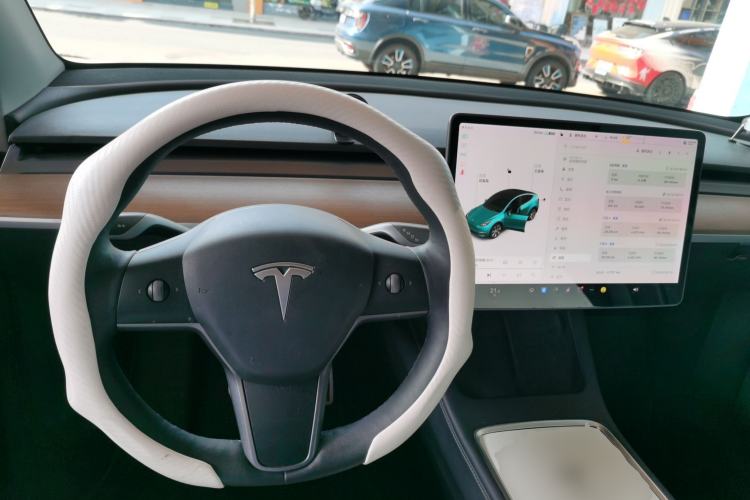 Used Tesla Model Y 2021 Long-Range All-Wheel-Drive Version