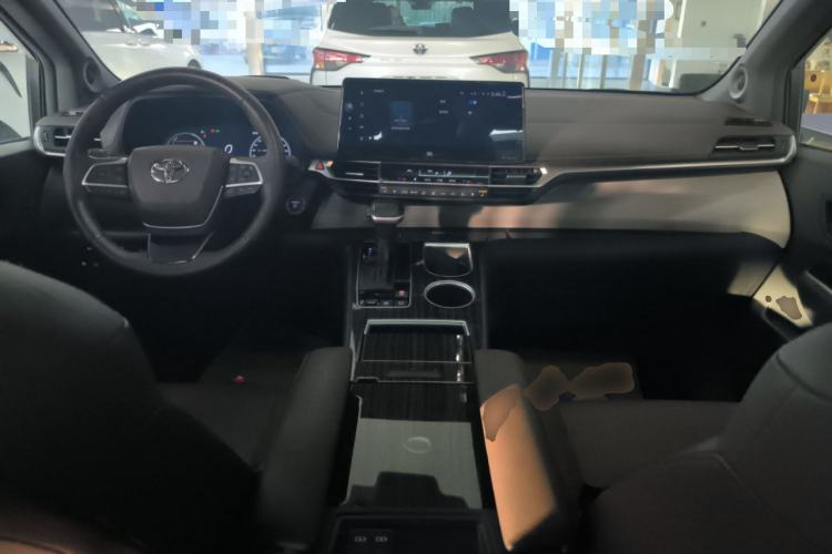 Used Toyota Granvia 2023 2.5L Hybrid Flagship VIP Edition
