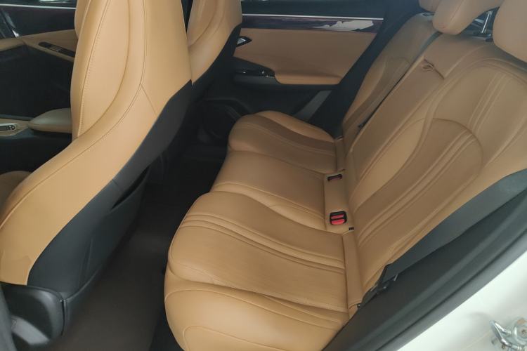 Used  L7 2023 1.5T 115 km Starship
