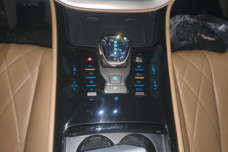 Used Denza D9 2022 DM-i 970 Four-Wheel Drive Flagship Model
