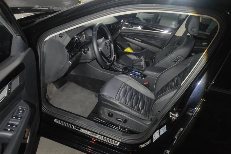 Used Volkswagen Passat 2020 330TSI Elite Edition China VI
