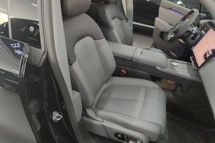 Used Zeekr 7X 2025 100 kWh Long-Range Rear-Wheel Drive with Intelligent Driving Features
