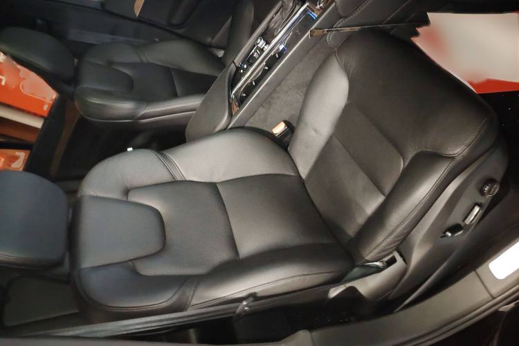 Used Volvo XC90 2019 T6 Zhiyi Edition 7-Seater China VI Standard
