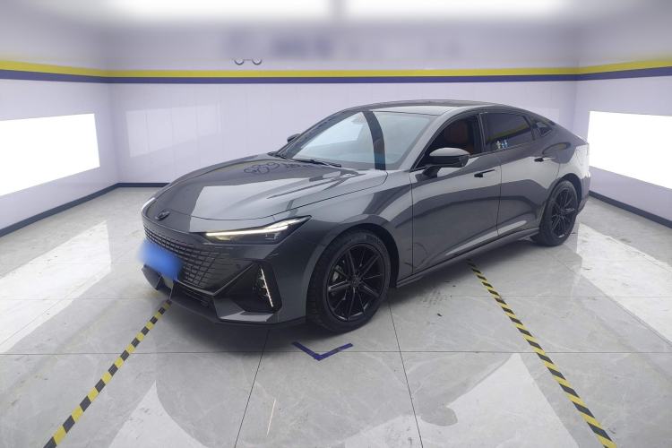 Used Changan UNI-V 2022 1.5T Prestige Version
