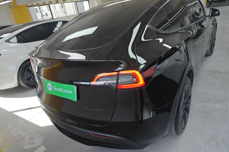 Used Tesla Model Y 2023 Rear-Wheel-Drive Version
