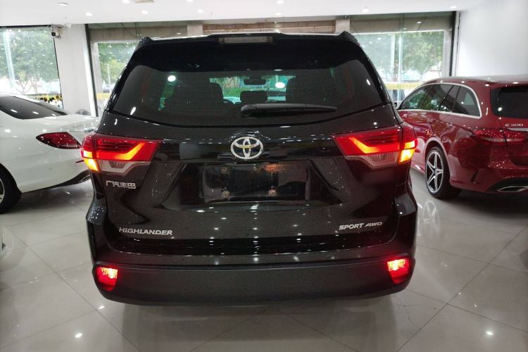 Used Toyota Highlander 2018 2.0T Four-Wheel Drive Luxury Version 7 Seats China VI Standard

