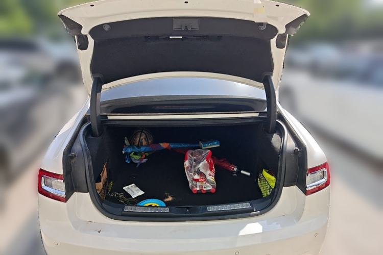 Used Lincoln Continental 2019 2.0T Two-Wheel Drive Luxury Edition China VI Standard
