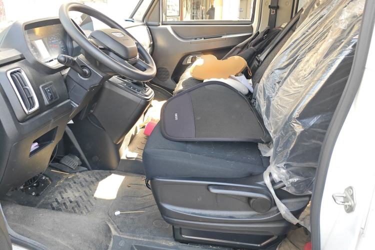 Used Iveco Daily 2023 2.5T A37M1 Multi-Purpose Passenger Vehicle Long Wheelbase Mid-Roof Design Dual Side Sliding Doors Automatic Transmission
