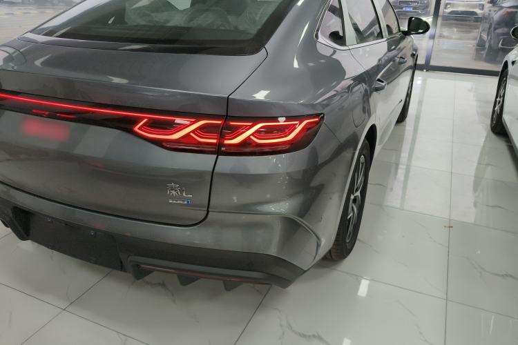 Used BYD Qin L 2025 DM-i Smart Drive 120KM Leading Model
