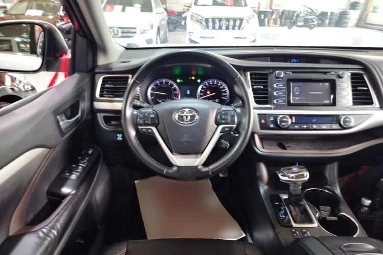 Used Toyota Highlander 2017 2.0T Four-Wheel Drive Luxury Edition 7 Seats