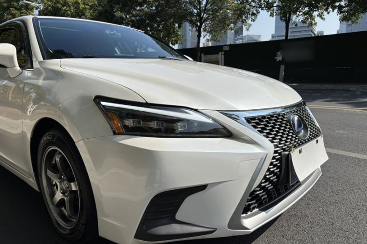Used Lexus CT 2017 CT200h Comfort Edition Monochrome China V Standard