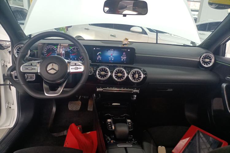 Used Mercedes-Benz A-Class 2022 Revised Version A 200 L Sport Sedan Fashionable Style