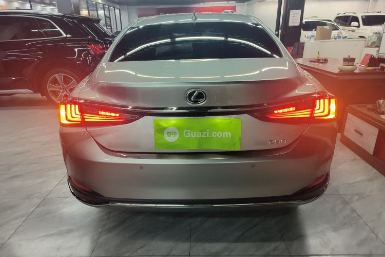 Used Lexus ES 2023 200 Excellence Edition