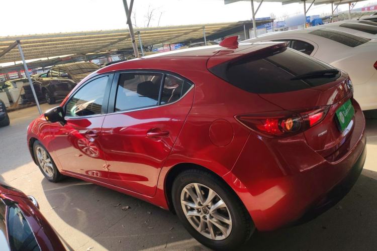 Used Mazda Mazda 3 Axela 2016 Hatchback 1.5L Automatic Luxury Model