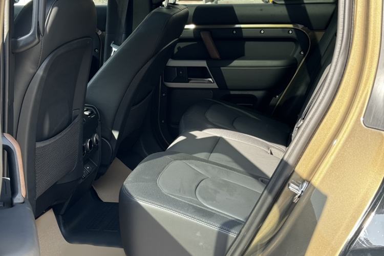 Used Land Rover Defender 2023 Facelift 110 3.0T P400 X-DYNAMIC HSE
