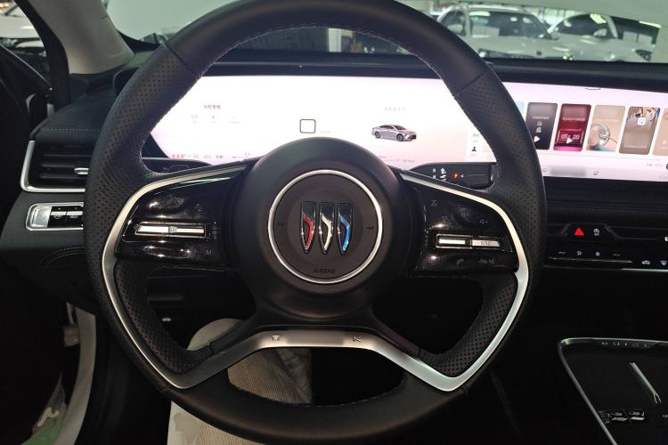 Used Buick LaCrosse 2025 28T Platinum Edition
