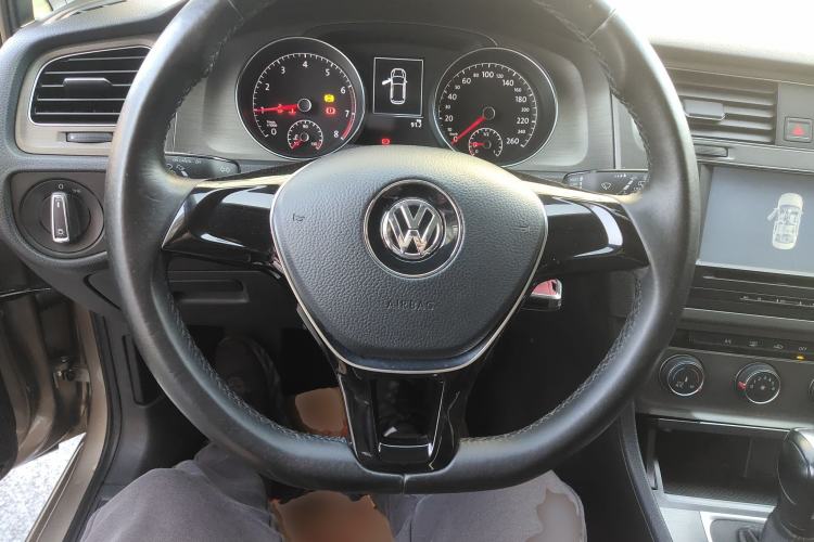 Used Volkswagen Golf 2015 1.6L Automatic Comfort Model
