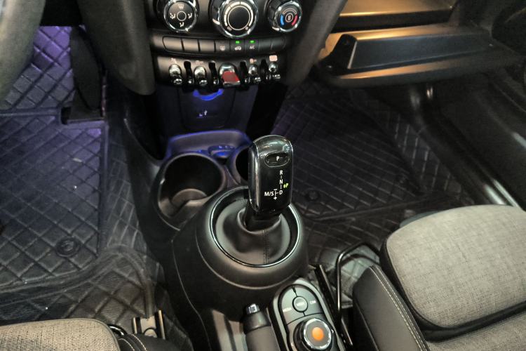 Used  MINI 2019 1.5T COOPER Classic Edition
