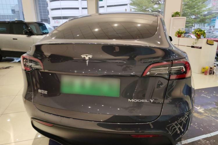 Used Tesla Model Y 2021 Long-Range All-Wheel-Drive Version 3D7