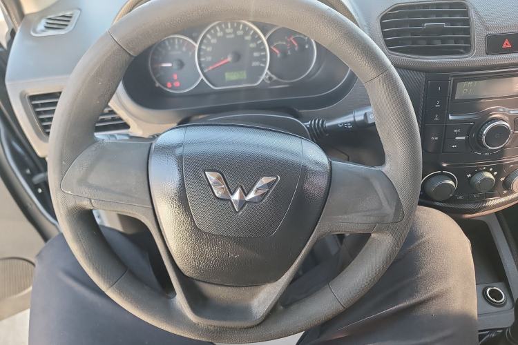 Used Wuling Hongguang 2014 1.2L Standard Model China IV
