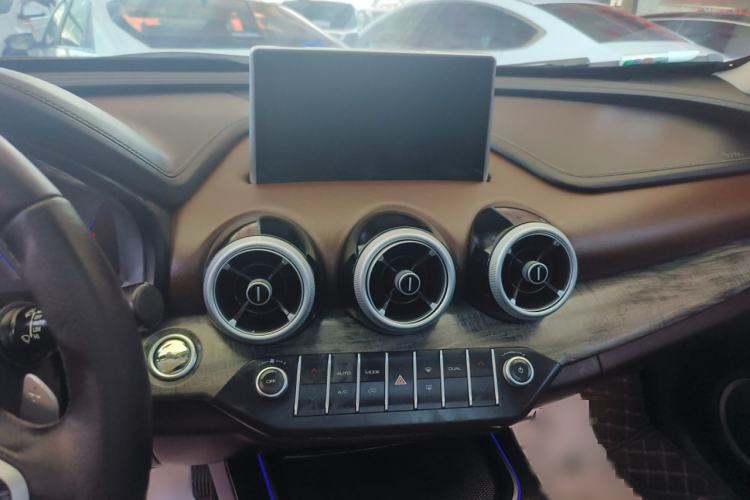 Used Wey VV7 2019 Upgraded Model 2.0T Ultra-Luxury Version China V Standard
