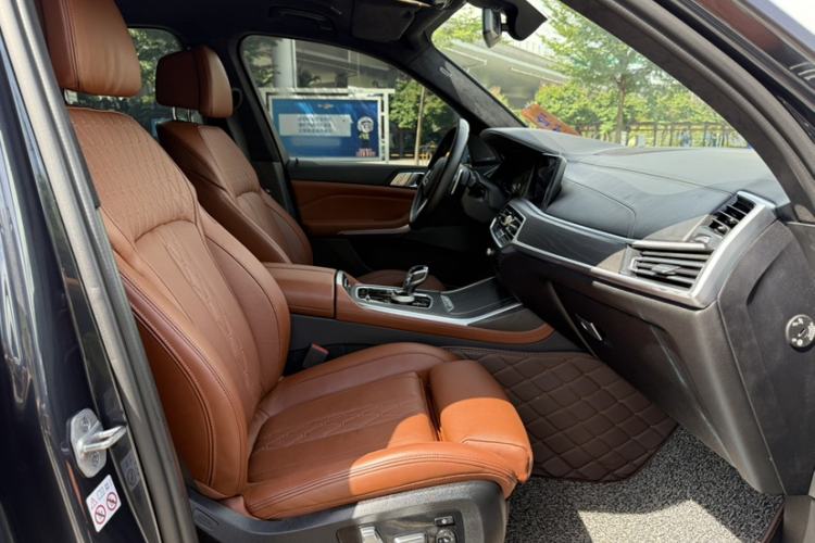 Used BMW X7 2022 xDrive40i Luxury M Sport Package
