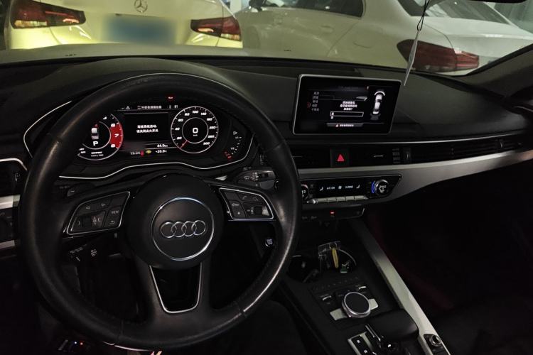 Used Audi A4L 2018 30th Anniversary Edition 40 TFSI Fashion Model
