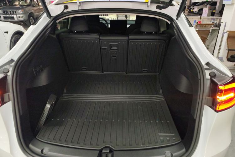 Used Tesla Model Y 2024 Long-Range All-Wheel-Drive Version