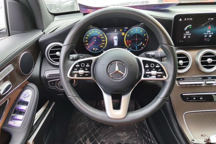 Used Mercedes-Benz GLC 2020 Facelift GLC 260 L 4MATIC Luxury Edition
