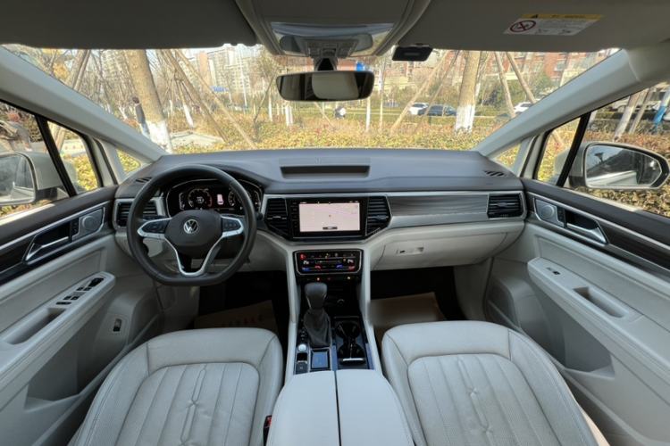 Used Volkswagen Viloran 2020 330TSI Luxury Edition
