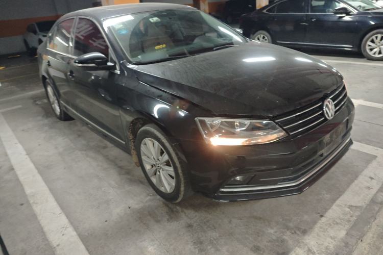 Used Volkswagen Sagitar 2015 230TSI Manual Comfort Version
