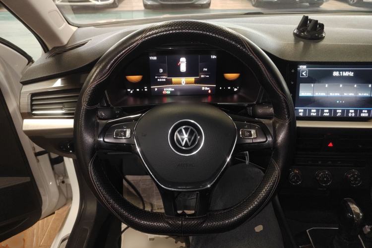 Used Volkswagen Lavida 2022 1.5L Automatic Vision Edition
