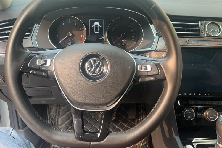 Used Volkswagen Magotan 2017 330TSI DSG Luxury Model