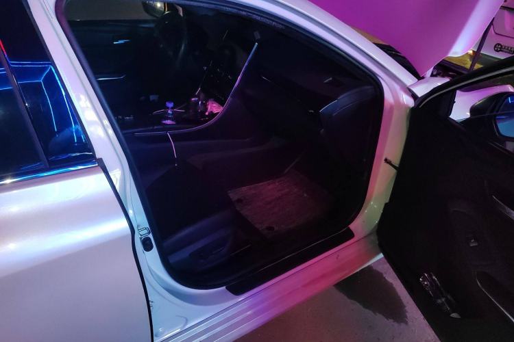 Used Toyota Avalon 2022 Dual-Engine 2.5L Luxury Edition
