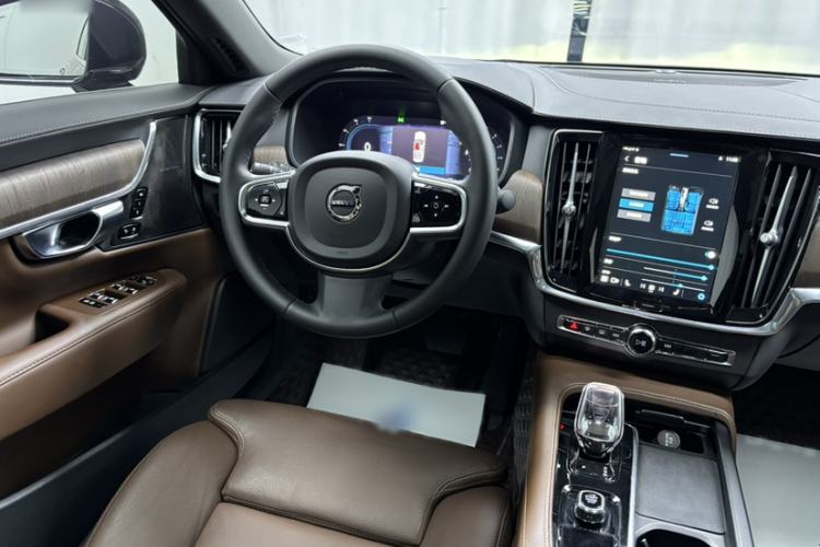 Used Volvo S90 2023 B5 Zhiyuan Luxury Edition